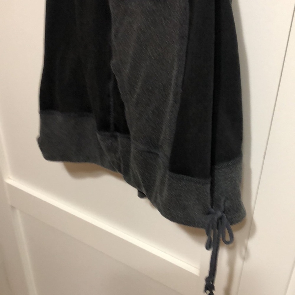 Wild Fable Joggers with pockets and draw strings. - Picture 3 of 4